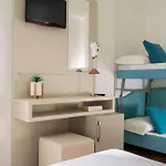 Caravel Hotel