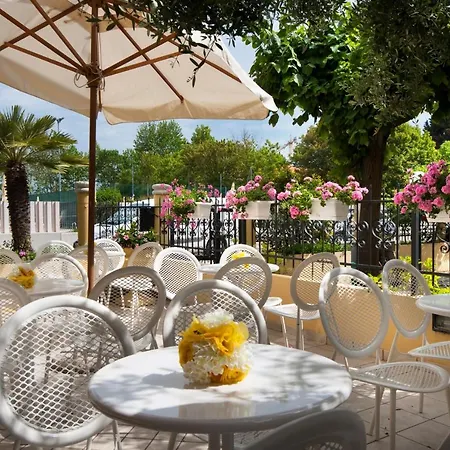 Hotel Caravel