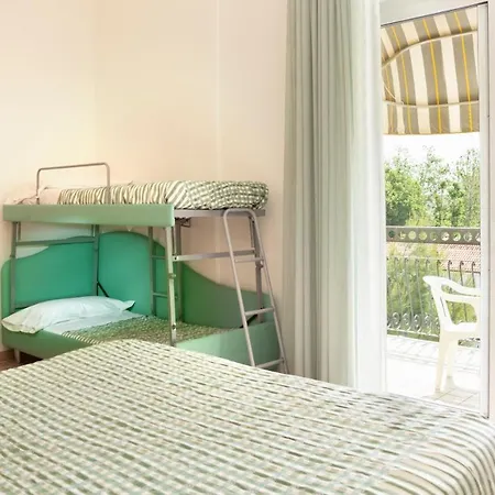 Caravel Hotel
