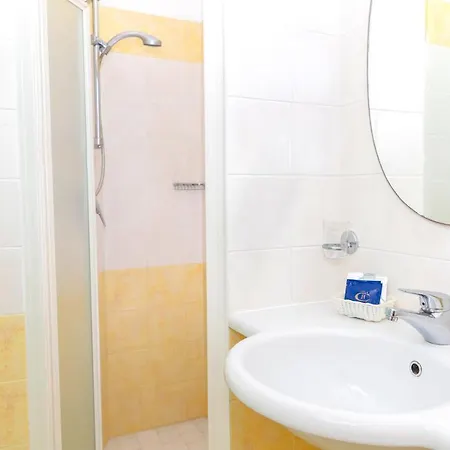 Hotell Caravel 3*