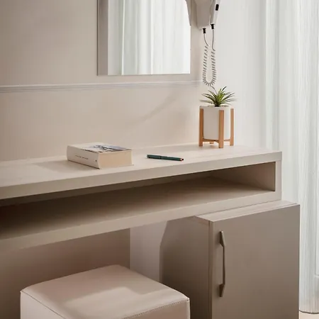 Ξενοδοχείο Caravel 3*