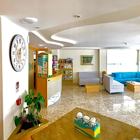 Caravel Hotel