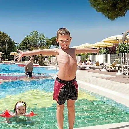 Caravel Hotel