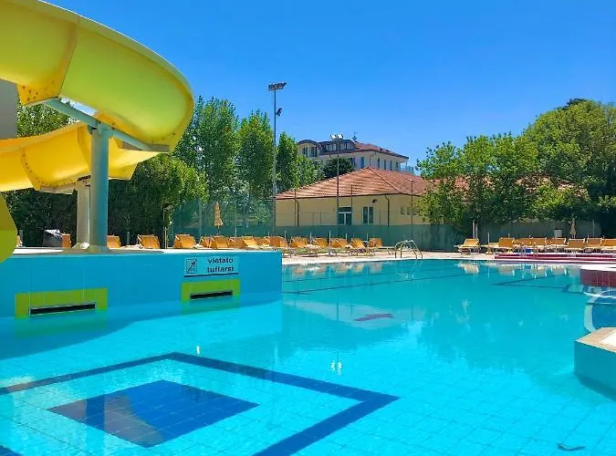 Hotell Caravel 3*
