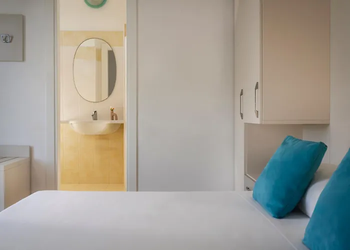 Caravel Hotell 3*