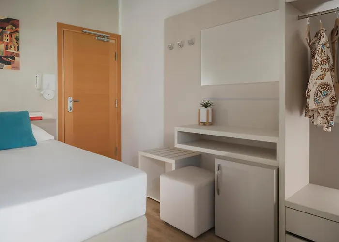 Hotell Caravel 3*
